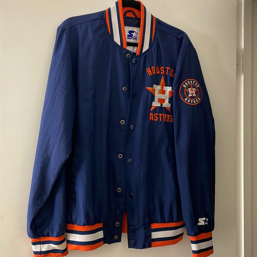 Houston Astros bomber jacket size mens SMALL / fits like a LARGE in women